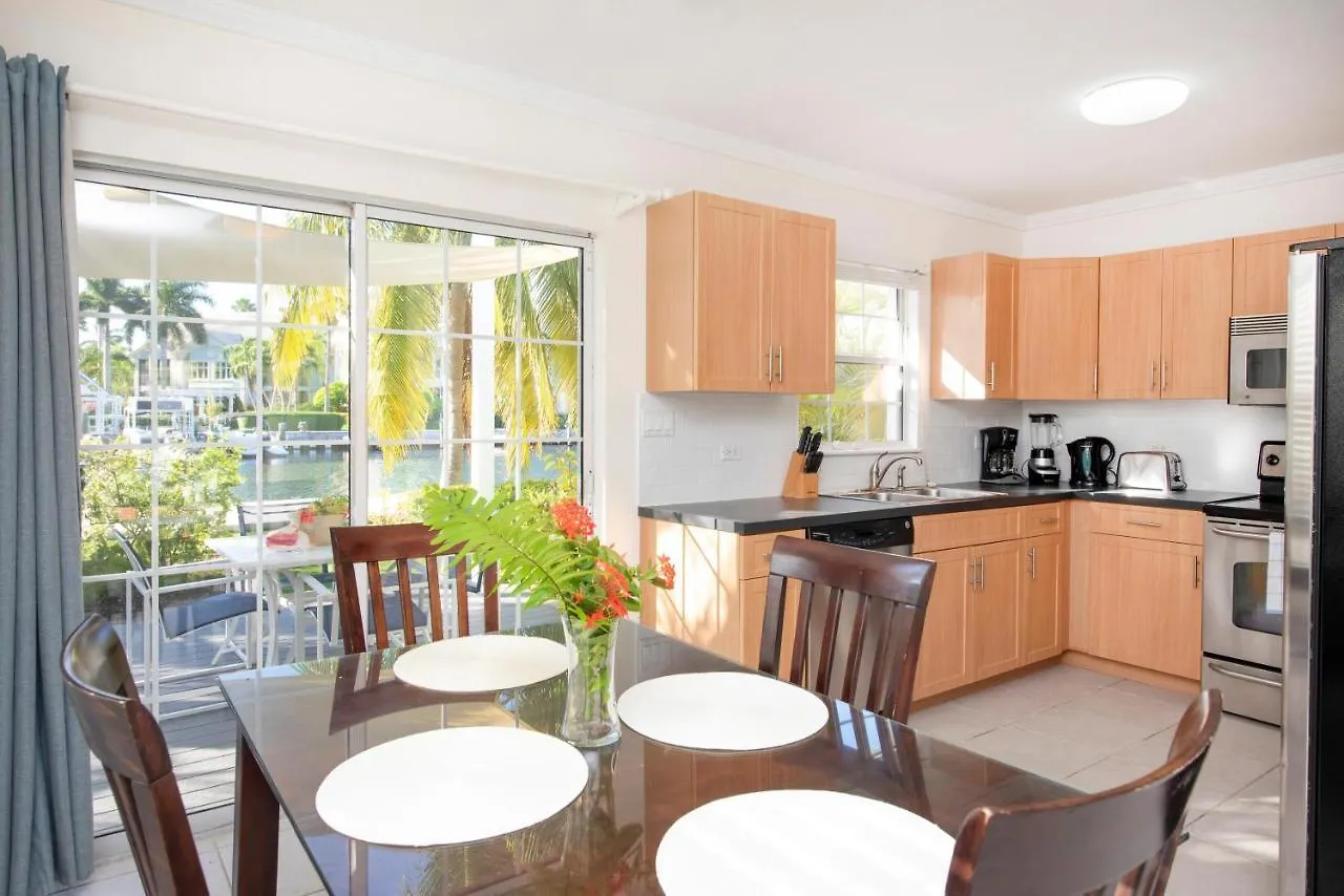 Dom wakacyjny Snug Harbour View Condo #1 George Town